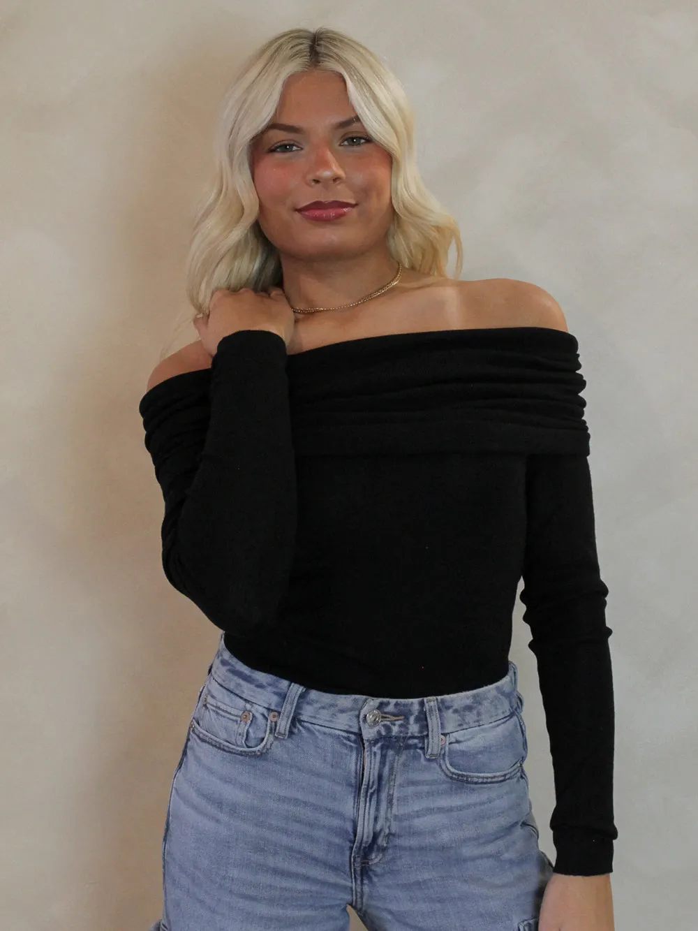 SABRINA OFF THE SHOULDER TOP