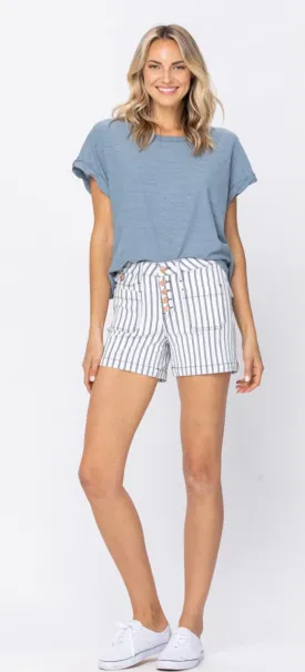 Stripe patch pocket shorts