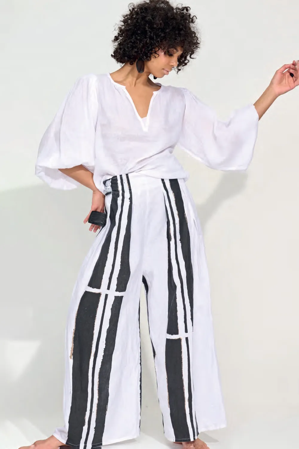 V Neck Balloon Sleeve Top in White