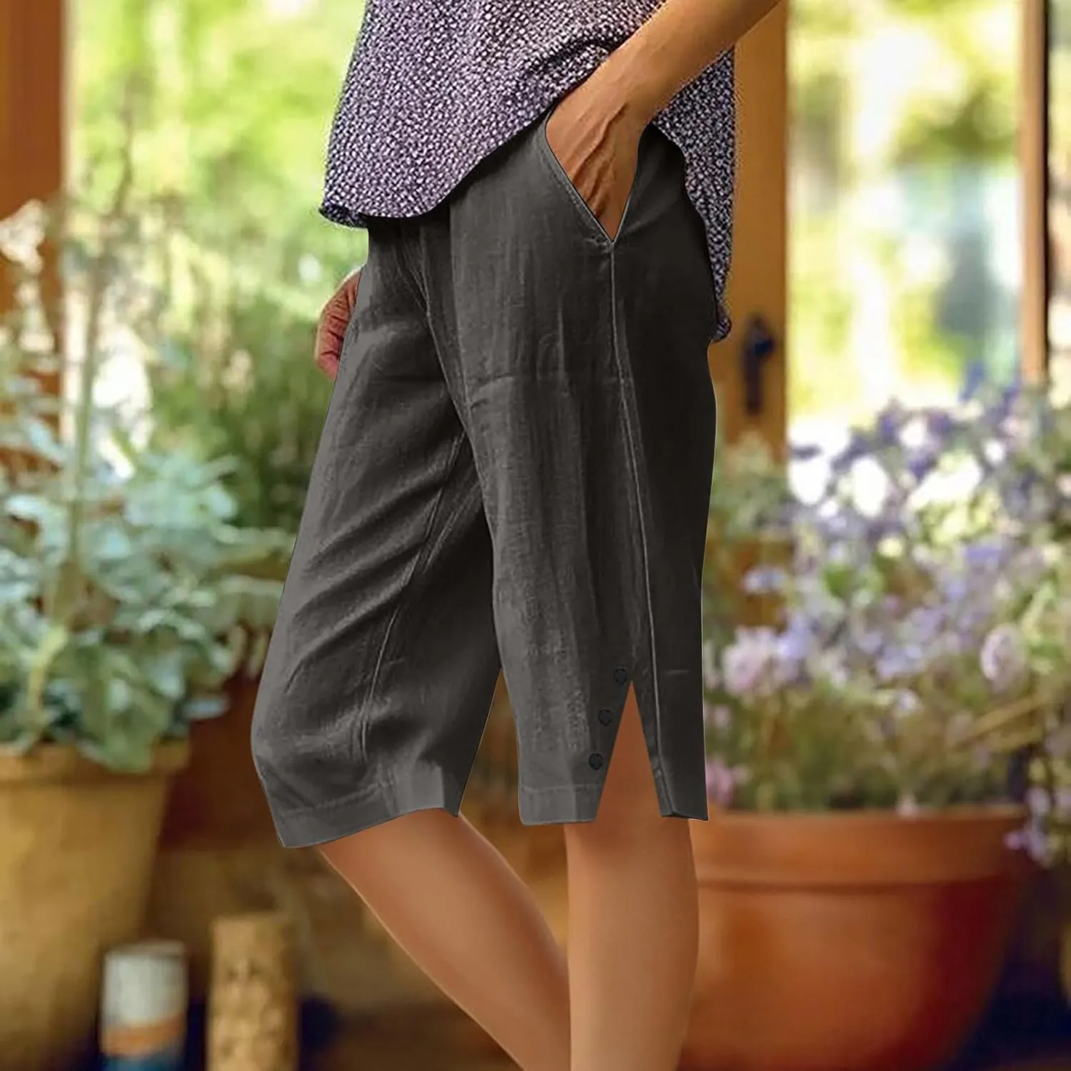 Womens Capri Pants 2025 Knee Length Cotton Linen Capris Summer Straight Leg Loose Beach Bermuda Shorts with Pockets