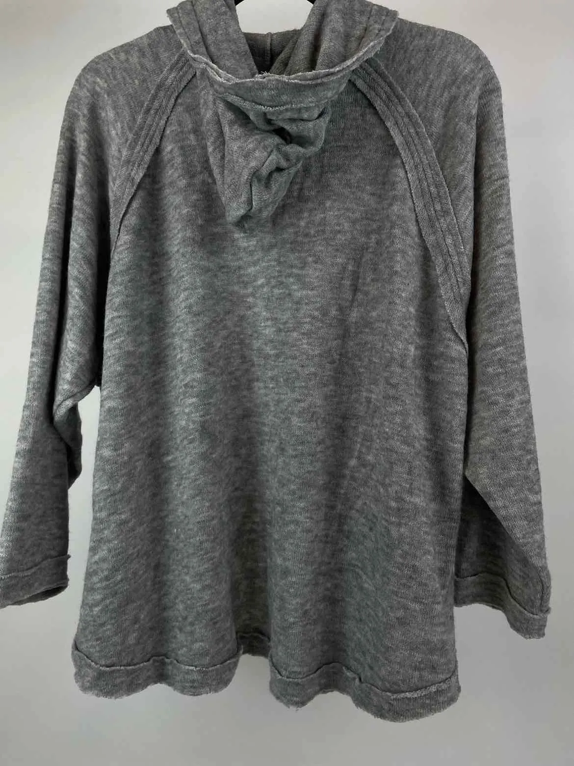 Yak & Yeti Size S/M Light Gray NWT Knit hooded Cardigan
